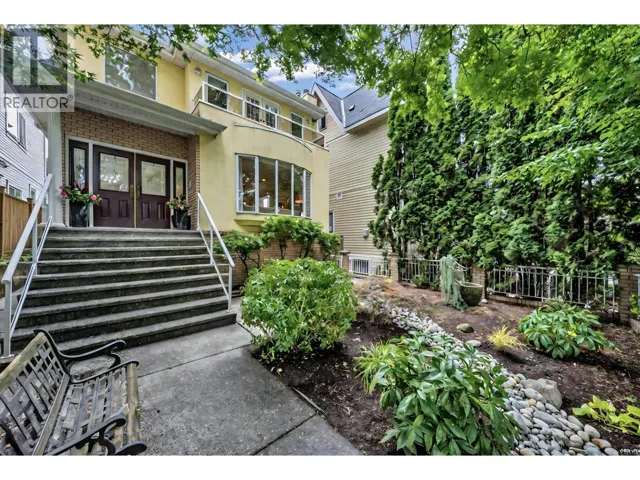 2030 E 2ND AVENUE, Vancouver, British Columbia V5N1E7