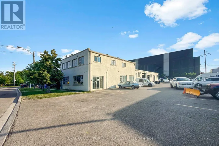 1 TOWNS ROAD N, Toronto (New Toronto), Ontario M8Z1A1