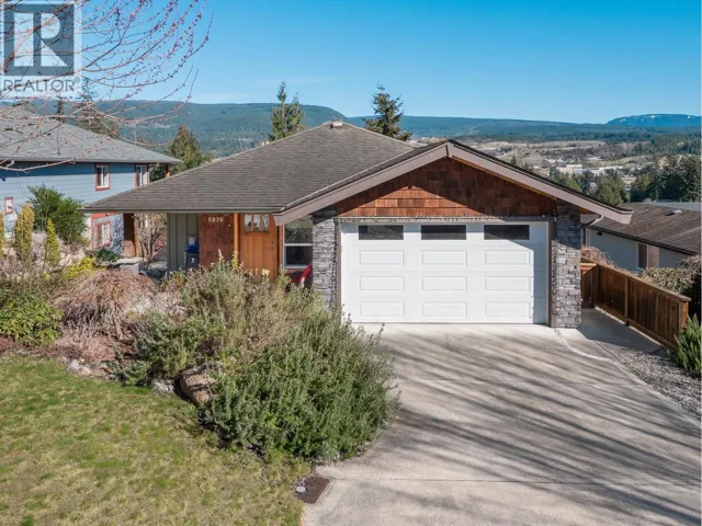 5878 MEDUSA STREET, Sechelt, British Columbia V0N3A0