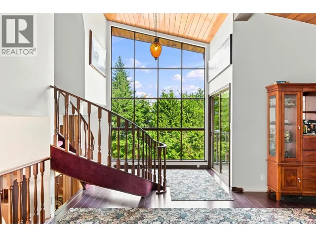 2337 ST GEORGE STREET, Port Moody, British Columbia V3H2G3