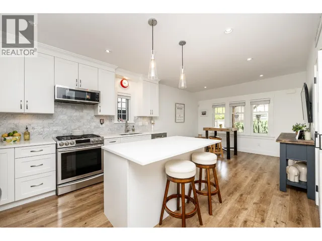 903 WALLS AVENUE, Coquitlam, British Columbia V3K2T2
