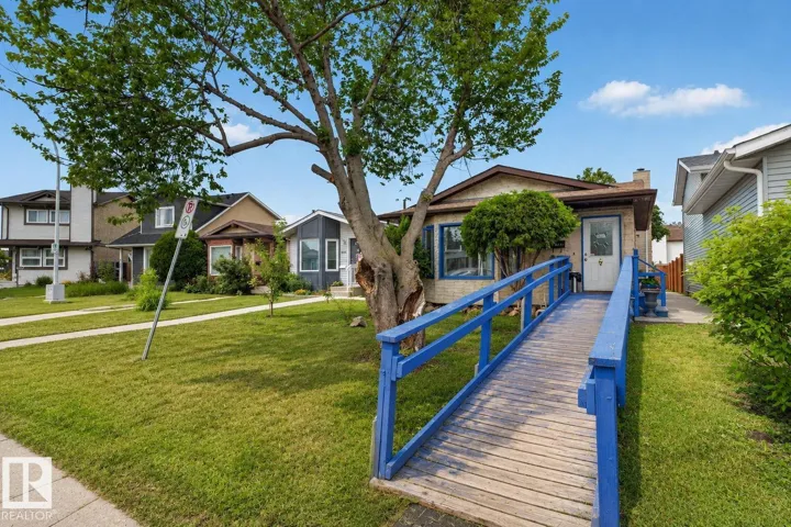 8316 157 AV NW, Edmonton, Alberta T5Z2P7