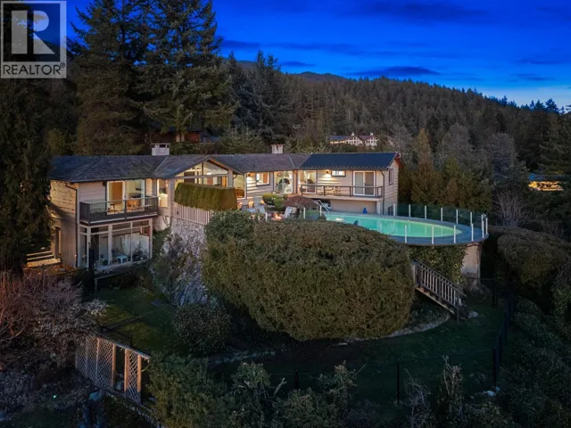 4570 WOODGREEN COURT, West Vancouver, British Columbia V7S2V7