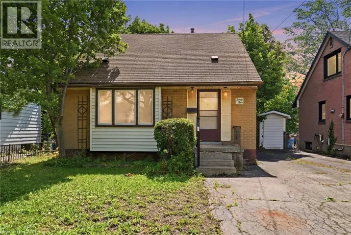 34 EATON Place, Hamilton, Ontario L8H1N7