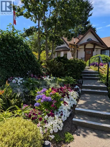 745 Middleton St, Saanich, British Columbia V9A2E1
