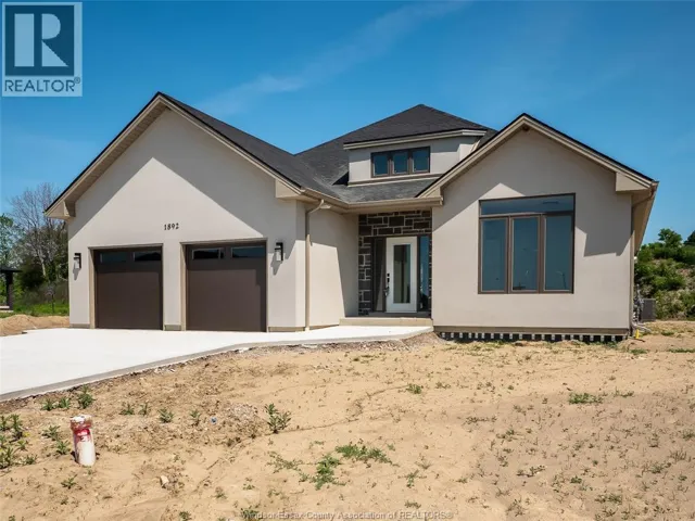 1892 VILLA CANAL, Kingsville, Ontario N0P2G0