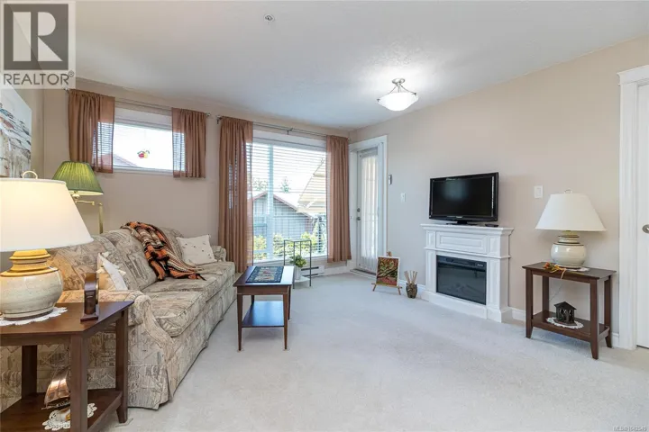 304 4536 Viewmont Ave, Saanich, British Columbia V8Z5L2