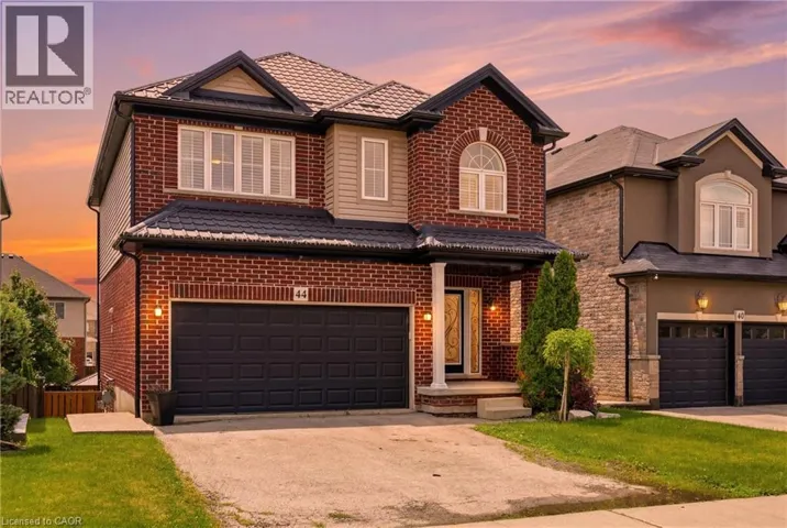 44 SPRINGWOOD Drive, Stoney Creek, Ontario L8J0C3