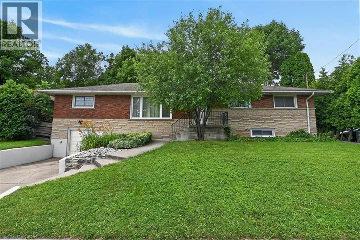 27 AINSLIE Avenue, Hamilton, Ontario L8S2J5