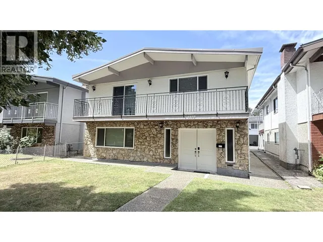 6833 QUEBEC STREET, Vancouver, British Columbia V5X3G3