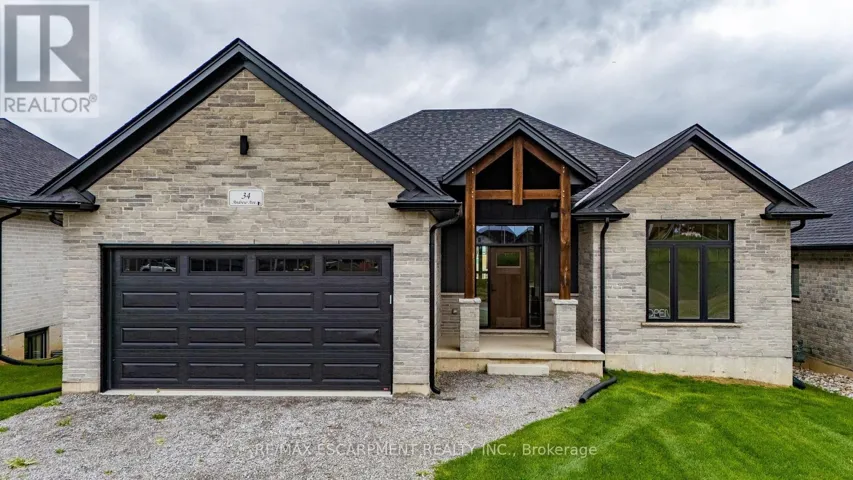 34 ANDREW AVENUE, Norfolk (Simcoe), Ontario N3Y4Y8