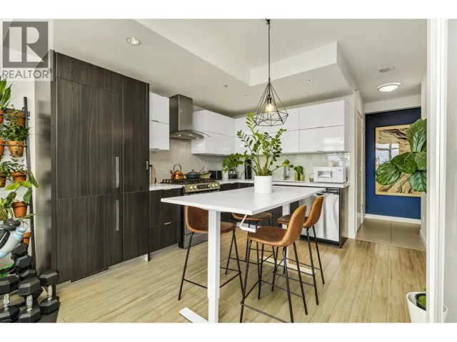 1604 1775 QUEBEC STREET, Vancouver, British Columbia V5T0E3