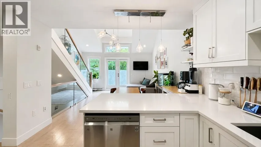 201 2759 HORLEY STREET, Vancouver, British Columbia V5R4R7