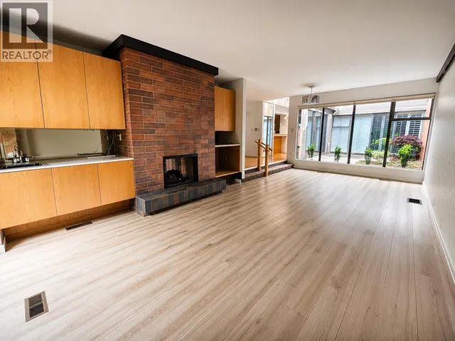 406 GREENSBORO PLACE, Vancouver, British Columbia V5X4M4