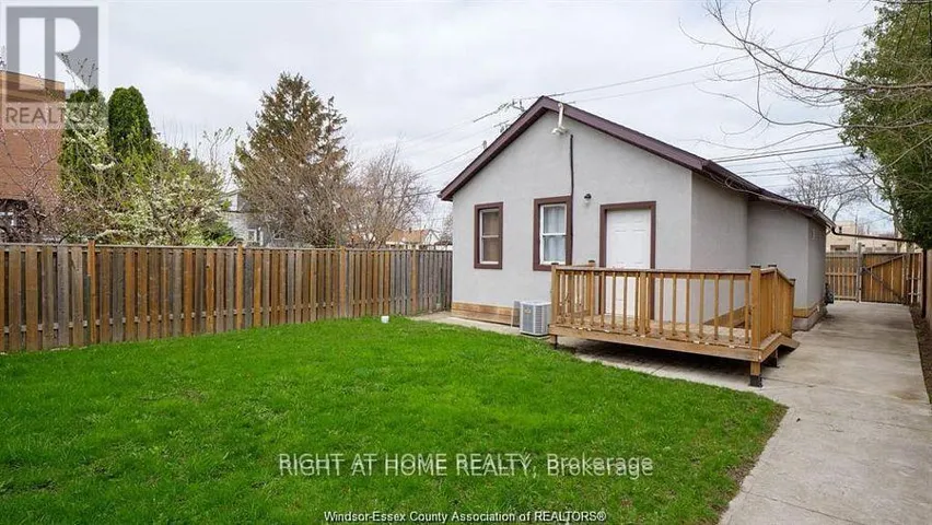 762 AYLMER AVENUE E, Windsor, Ontario N9A1V3