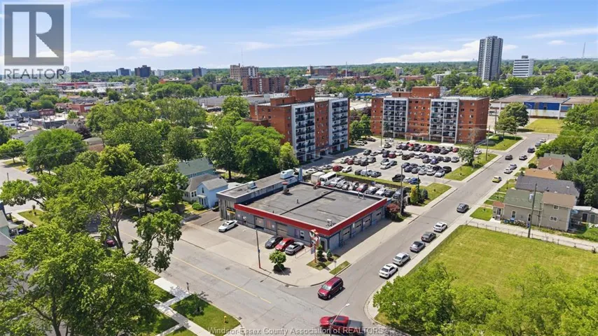 857 HOWARD AVENUE, Windsor, Ontario N9A1S1