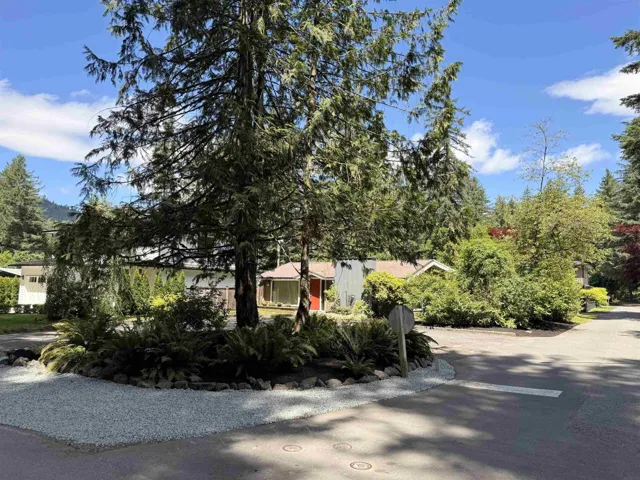 542 PARK DRIVE, Cultus Lake North, Cultus Lake, British Columbia V2R4Z8