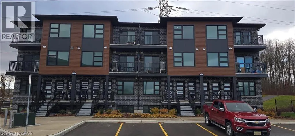 118 GRAVEL RIDGE Trail Unit# G11, Kitchener, Ontario N2E0B8