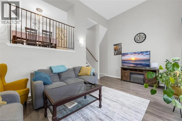 3 GLEN VISTA Drive, Hamilton, Ontario L8K6L6