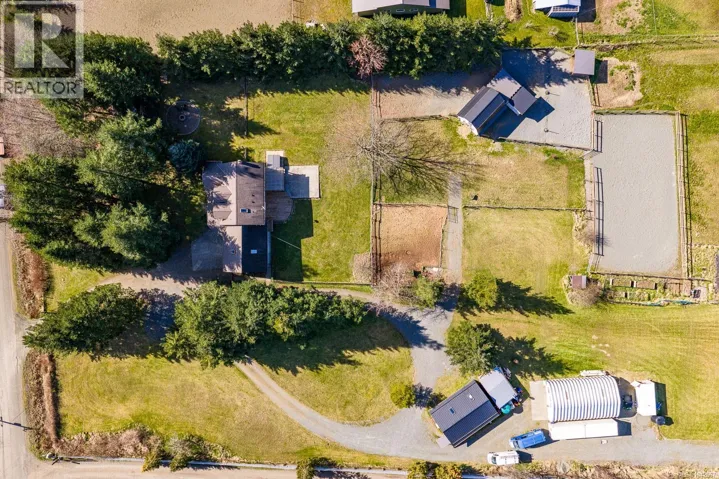 6104 Ledingham Rd, Courtenay, British Columbia V9J1M9