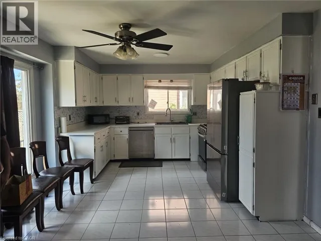 19 GLENAYR Street, Hamilton, Ontario L9C7C1