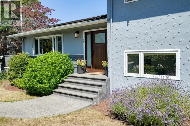 1762 Midgard Ave, Saanich, British Columbia V8P2Y7