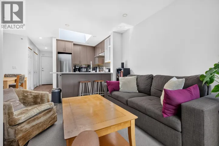 401 688 E 16TH AVENUE, Vancouver, British Columbia V5T2V4