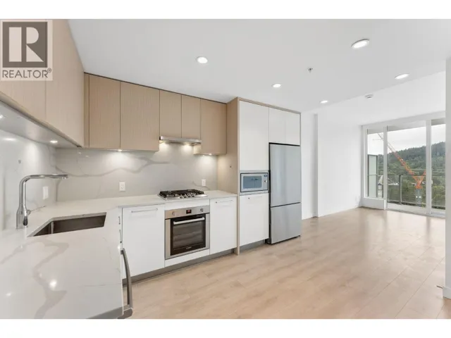 903 567 CLARKE ROAD, Coquitlam, British Columbia V3J0K7