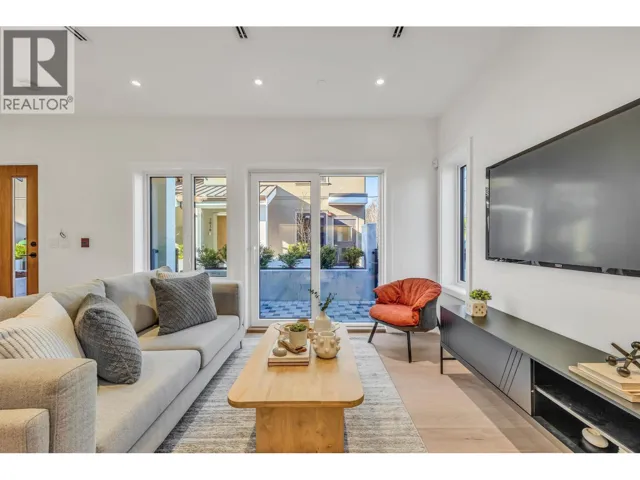 1008 W 52ND AVENUE, Vancouver, British Columbia V6P1H5