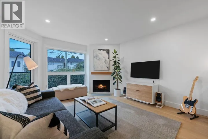 203 607 E 8TH AVENUE, Vancouver, British Columbia V5T1T2