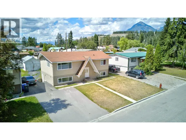 1252 Alexander Drive, Golden, British Columbia V0A1H0
