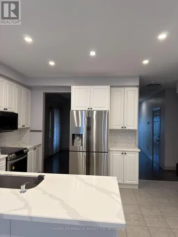 83 COOKVIEW DRIVE, Brampton (Sandringham-Wellington), Ontario L6R3V1
