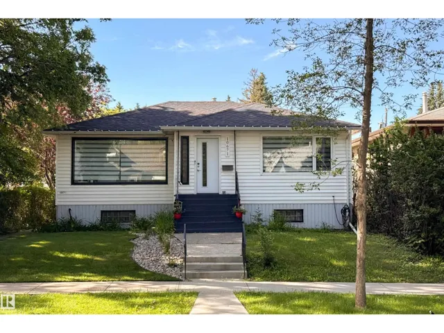 10671 63 AV NW, Edmonton, Alberta T6H1P7