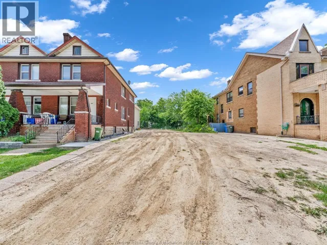 421 PARTINGTON AVENUE, Windsor, Ontario N8W3S1