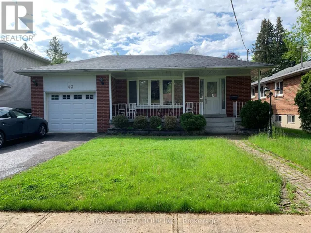 UPPER - 63 LESGAY CRESCENT, Toronto (Don Valley Village), Ontario M2J2J2
