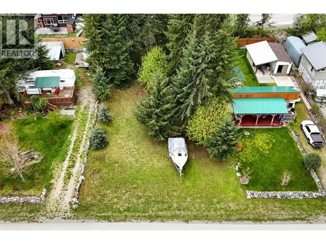 Lots 22, 23, 24 Main Street, Lardeau, British Columbia V0G1M0