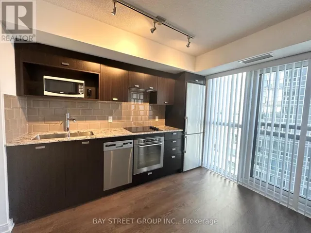 2217 - 275 VILLAGE GREEN SQUARE, Toronto (Agincourt South-Malvern West), Ontario M1S0L8