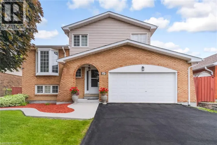 37 BLACKTHORN Lane, Brampton, Ontario L6V3K7