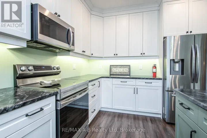 172 HOOPER STREET, St. Marys, Ontario N4X0C1