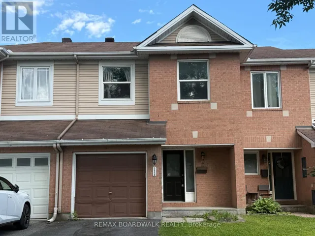 11 MEADOWBREEZE DRIVE, Ottawa, Ontario K2M2L6