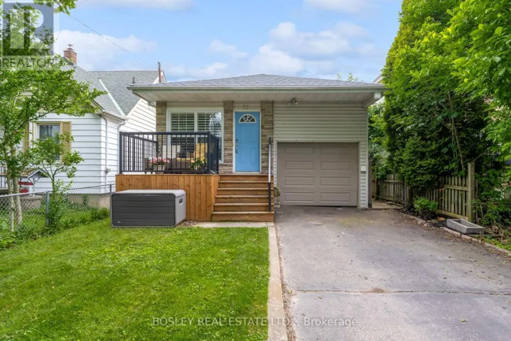 32 GRANDVIEW DRIVE, St. Catharines (Port Weller), Ontario L2M1A9