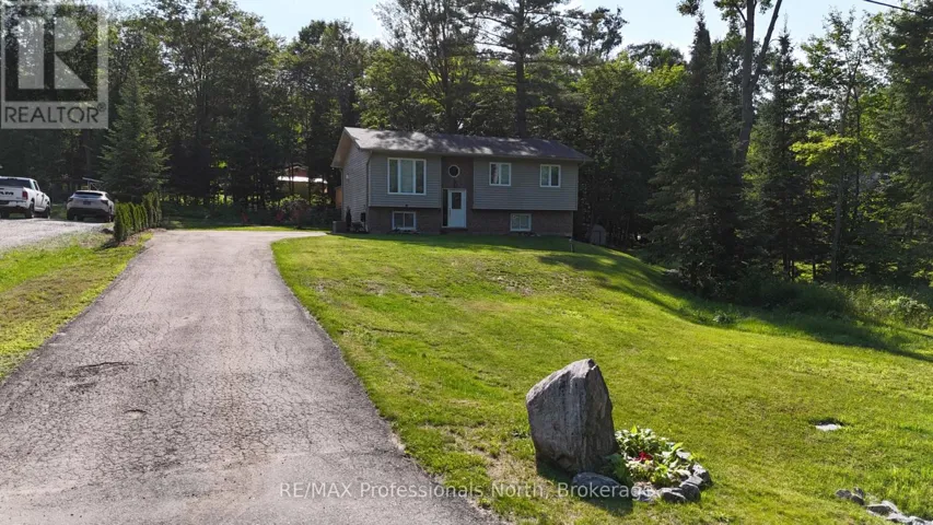 1036 POST ROAD, Bracebridge (Macaulay), Ontario P1L1W9