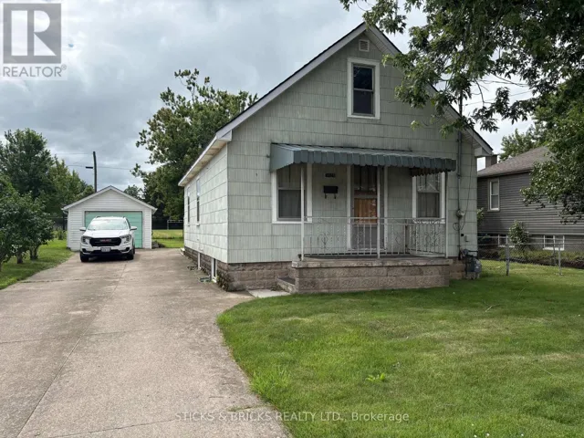 3826 WELLAND STREET, Niagara Falls (Chippawa), Ontario L2G6J4