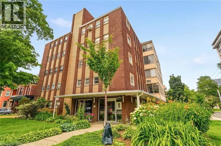 38 CHARLTON Avenue W Unit# 402, Hamilton, Ontario L8P2C1