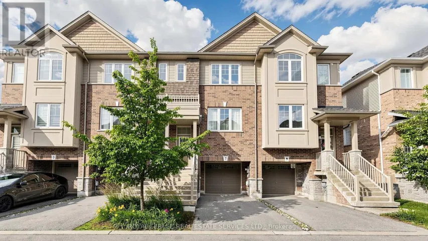 7 BIROT LANE, Hamilton (Ancaster), Ontario L9K0K1