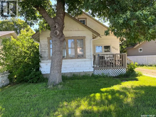 1027 7th AVENUE NE, Moose Jaw, Saskatchewan S6H1M9