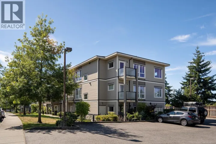 304 4052 Douglas St, Saanich, British Columbia V8X0A5