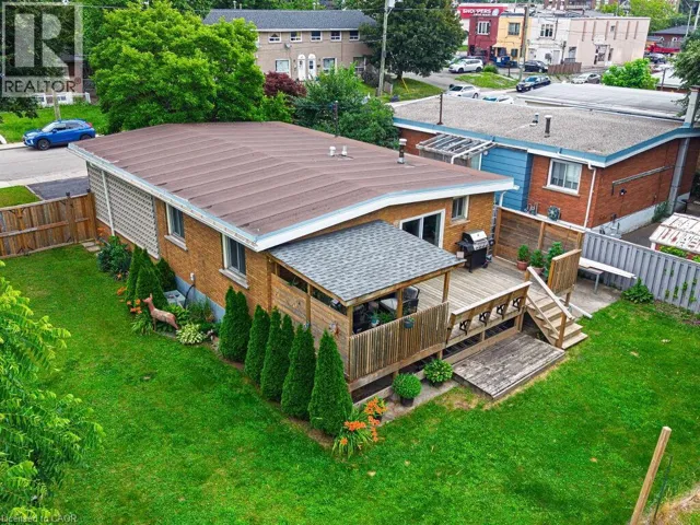 154 LUSCOMBE Street, Hamilton, Ontario L9A2K3