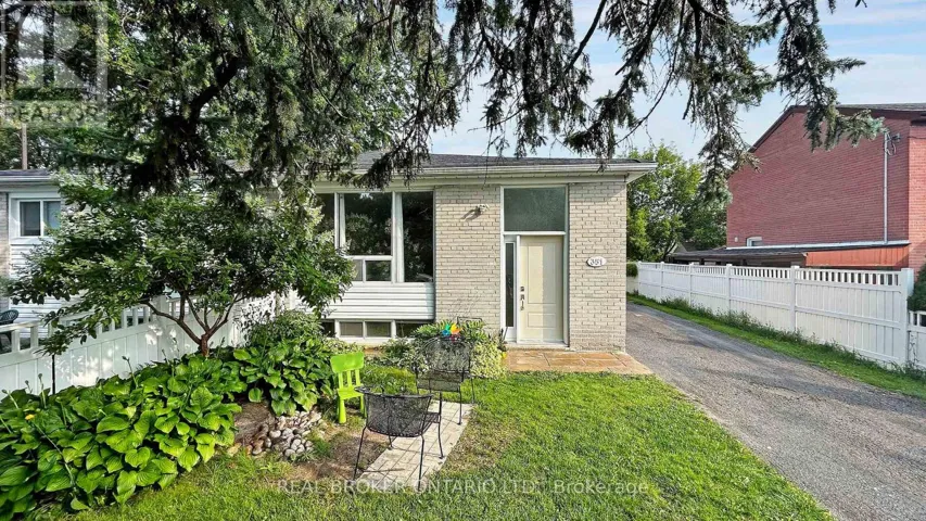 351 TAYLOR MILLS DRIVE N, Richmond Hill (Crosby), Ontario L4C2T8