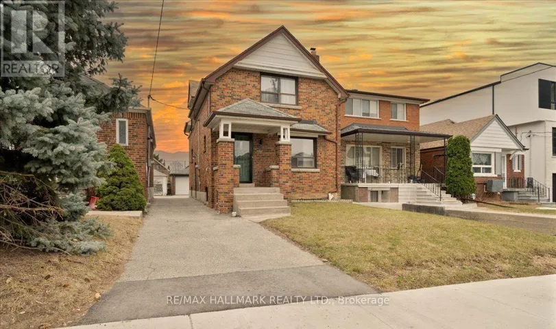 39 LANARK AVENUE, Toronto (Oakwood Village), Ontario M6C2B5